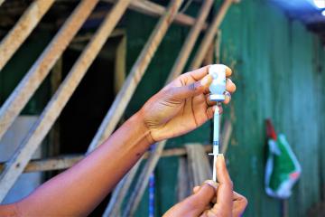 La vaccination pour en finir avec la rougeole au Gabon