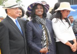 De gauche à droite : Le Premier Ministre et Ministre de la Santé Publique – Dr Roger Kolo, la Représentante de l’OMS Madagascar- Dr Céline Seignon, la Première Dame – Madame Voahangy Rajaonarimampianina.