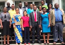 Parte dos membros da AVAREF com a Representante da OMS em Moçambique, Dra Djamila Cabral, na 2ª posição da esquerda para Direita. Parte dos membros da AVAREF com a Representante da OMS em Moçambique, Dra Djamila Cabral, na 2ª posição da esquerda para Direita.
