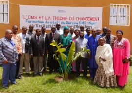 La photo de famille du staff du bureau pays Niger à la formation sur la théorie du changement