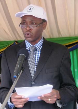 Dr. Donald Mmbando, Ag. Chief Medical Officer delivering Hon. Minister’s speech during launching of the Immunization week on 23rd April 2012
