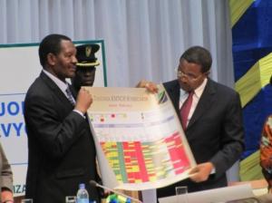 His Excellency, Dr. Jakaya Mrisho Kikwete, President of the United Republic of Tanzania launching the RMNCH Scorecard.