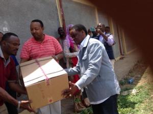 WHO handed over a Diarrheal Disease Kit (DDK) to the Sitti zone health bureau.