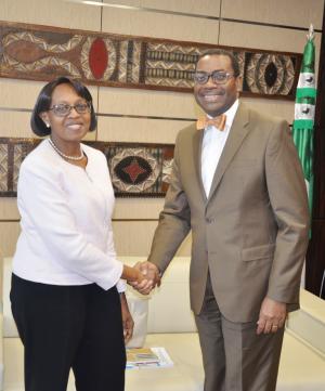 Dr Moeti, Directrice régionale de lOMS, et Dr Adesina, Président de la Banque Africaine de Développement