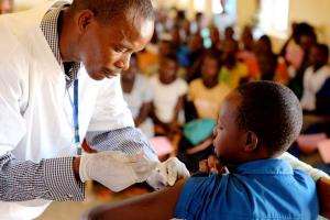 Les experts mettent en garde contre la stagnation de la couverture vaccinale en Afrique