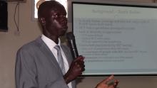 Dominic Deng, HTS Officer, MoH making a presentation on the overview of the National Consolidated Guidelines on HIV Testing Services in South Sudan. Photo: WHO.