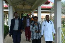 Guided tour of the team to the unitis of the hospital