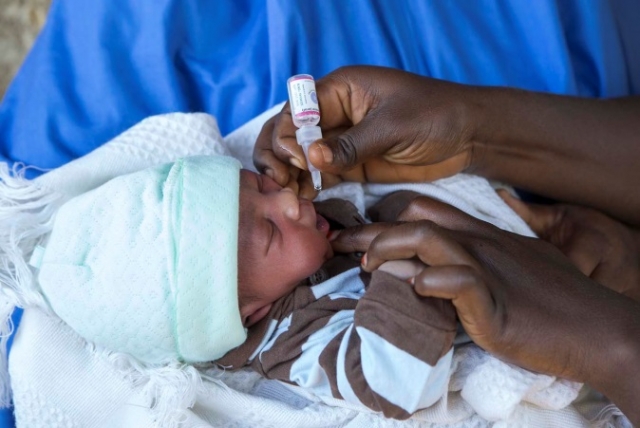 An infant receiving OPV in Maiduguri, Borno State for the first time