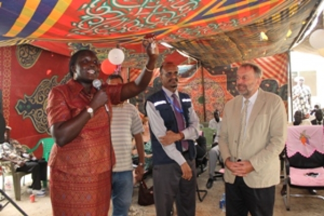 The State Minster of Health H.E. Jehan Deng shows off the key for the new maternity ward moments after receiving it from Dr Abdi Aden Mohamed, WHO Representative for South Sudan, the Canadian Ambassador to South Sudan Nick Coghan and the contractor who built the maternity ward