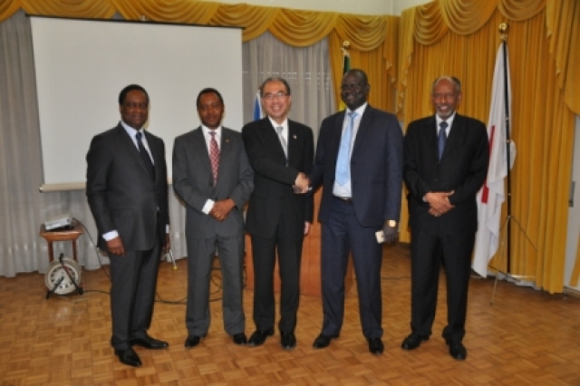 L-R: Dr Pierre M'Pele-Kilebou, WHO Representative; Mr Bornwell Kantande UNHCR Deputy Representative; Mr Kazuhiro Suzuki, Ambassador of Japan ; Mr Gatluak Tut Khot, President of Gambella Regional State of Ethiopia; Mr Mohamed Diab, WFP Country Director a.i