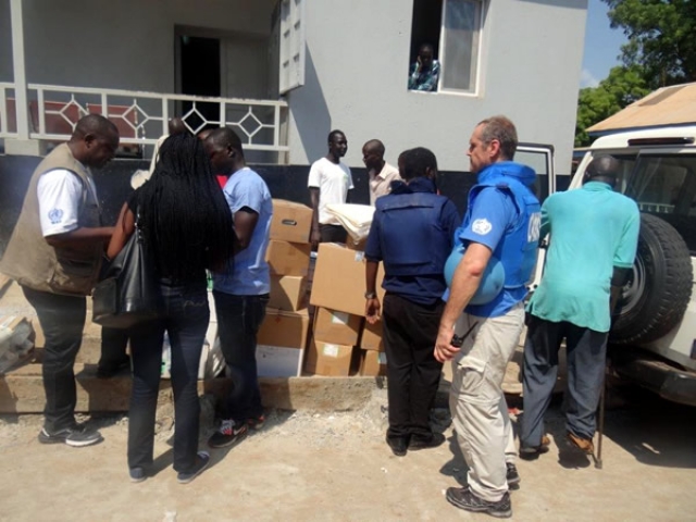 WHO staff delivering supplies to Juba Teaching Hospital in response to the conflict in Juba