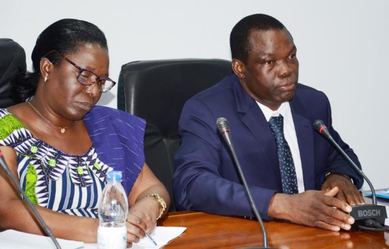 Dr Kouassi Edith Clarisse, représentant la Ministre ivoirienne de la santé, et le Dr Seydou Coulibaly, Représentant par intérim de l'OMS en Côte d'Ivoire