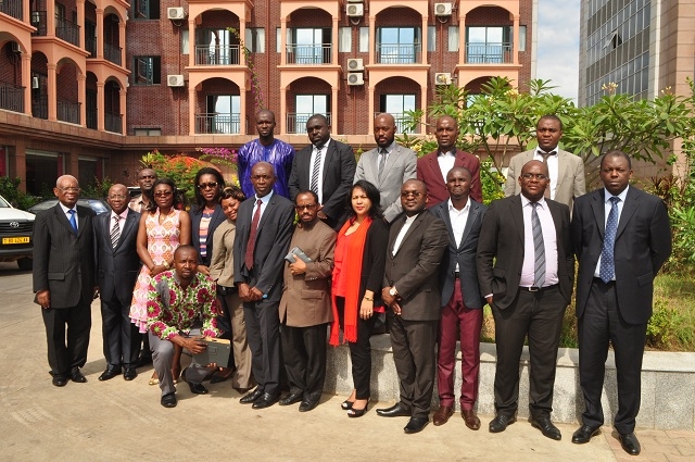 Les participants à l'atelier de sensibilisation sur la taxation des produits du tabac