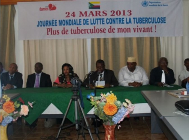 Le Dr Yao KASSANKOGNO, WR /Comores, lit le message du Directeur Régional de l’OMS pour l’Afrique à l’occasion.