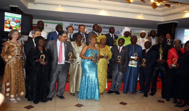 Photo de famille des « JAMBAR de la lutte contre le paludisme ».