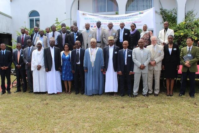 Photo de famille avec le Chef de l'Etat Dr Ikililou Dhoinine