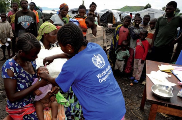 Séance de vaccination lors de la SAV 2013 au camp des déplacés internes de Mugunga III, à une dizaine de kilomètres au Nord de Goma, capitale provinciale du Nord-Kivu, Est de la République Démocratique du Congo