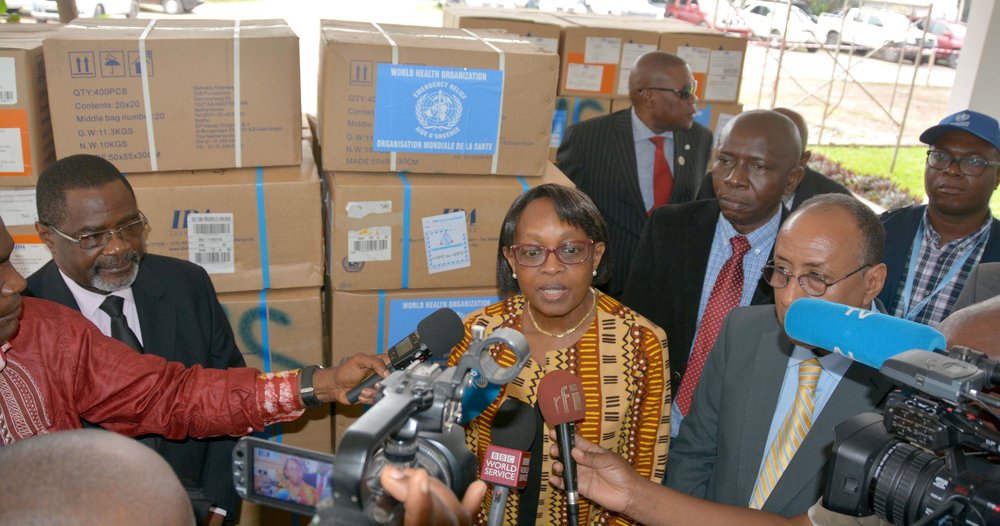 La Directrice régionale de l'OMS pour l'Afrique répond aux questions de la presse internationale et locale au Bureau de l’OMS, à Kinshasa. OMS/Eugene Kabambi.