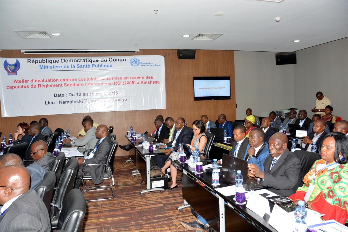 Une vue partielle des participants aux travaux d'évaluation externe conjointe (EEC) en la salle de conférence 'Kinshasa'  de Kempinski Hotel Fleuve Congo - OMS/ Eugene Kabambi 