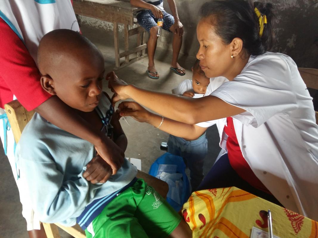 Près de 2 100 000 enfants de 9 mois à 9 ans ciblés par la campagne de  vaccination contre la rougeole à Madagascar | OMS | Bureau régional pour  l'Afrique