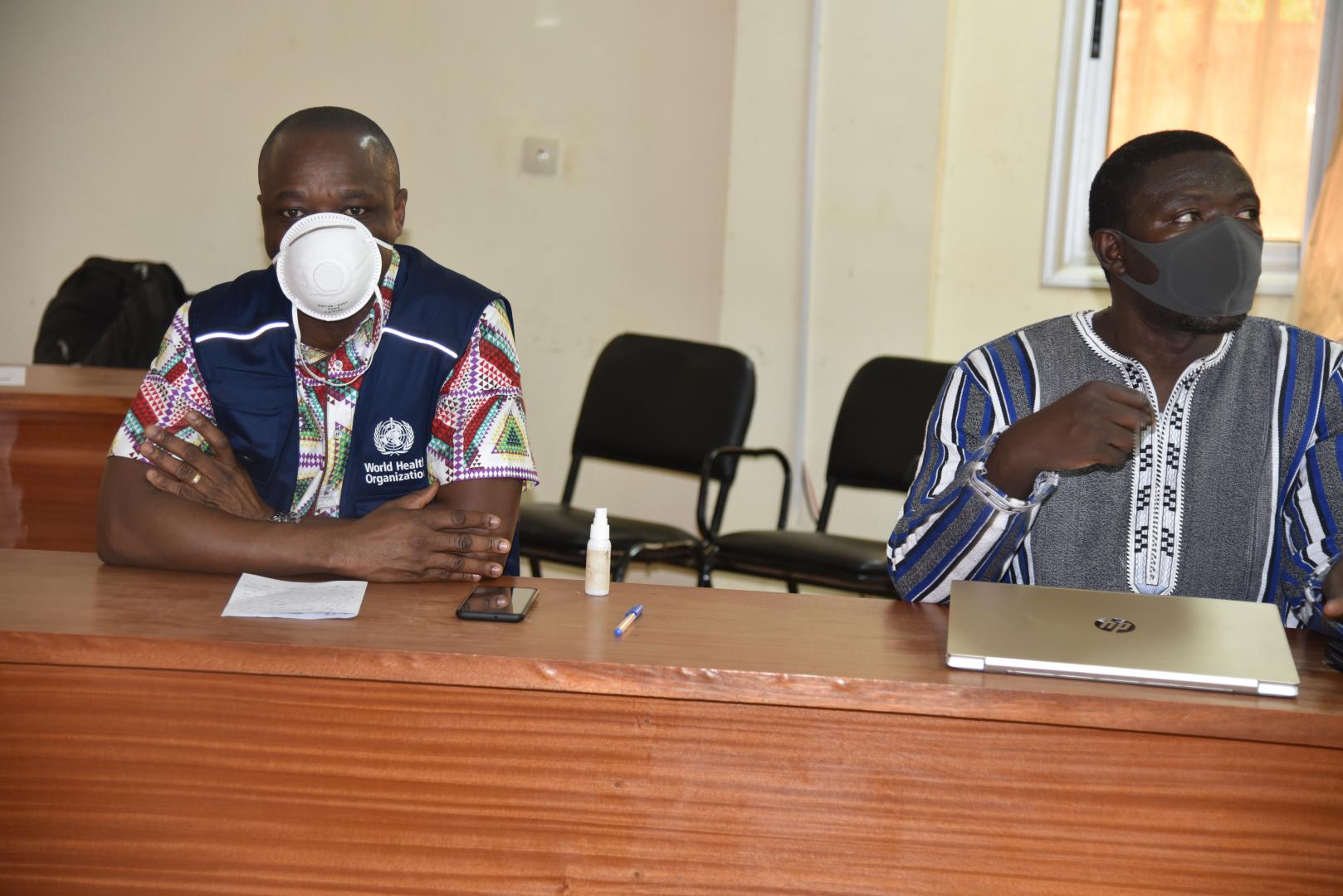 De Gauche à droite, Dr Anderson Latt, Incident manager Covid-19, et Dr Brice Bicaba, Coordonnateur national de la riposte contre le COVID, à l’ouverture de la formation