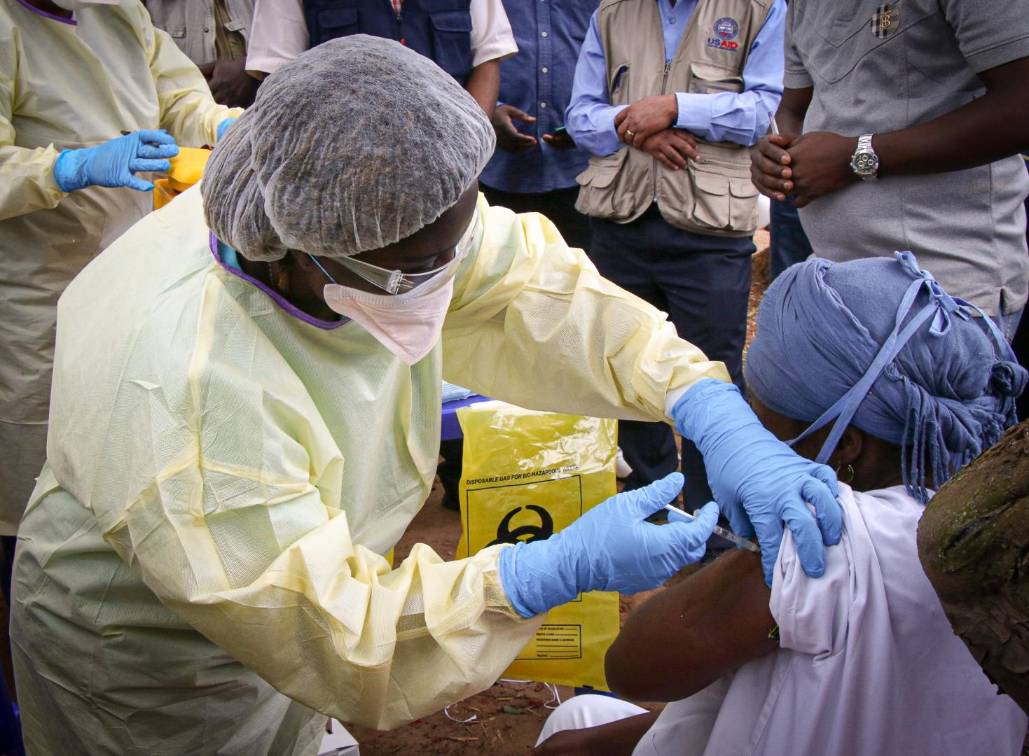 Ebola vaccination starts in Guinea to curb new outbreak