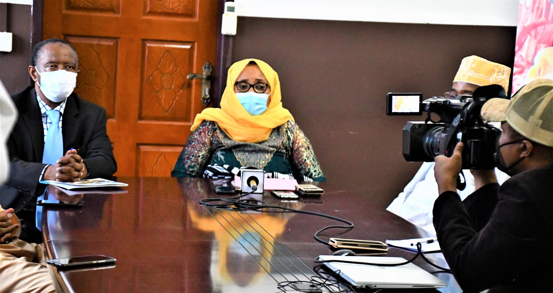 Dr Nassuri Ahamada (OMS) et Mme Loub Yakouti Attoumane (Ministre de la Santé des Comores)