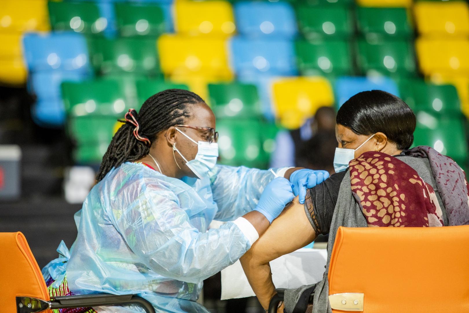 Fifteen African countries hit 10% COVID-19 vaccination goal 