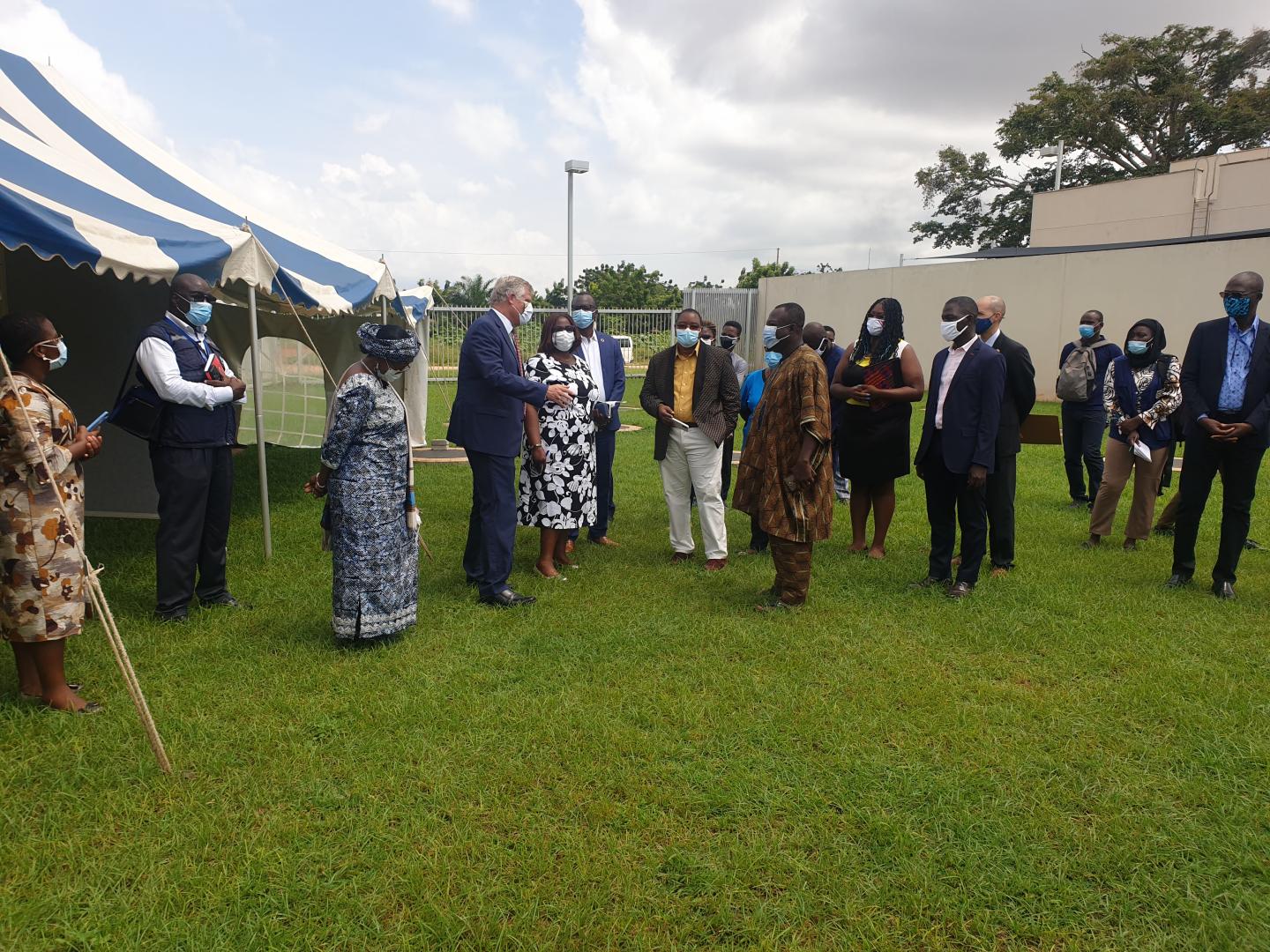 Présentation du site aux autorités et partenaires par l'ambassadeur des USA au Togo