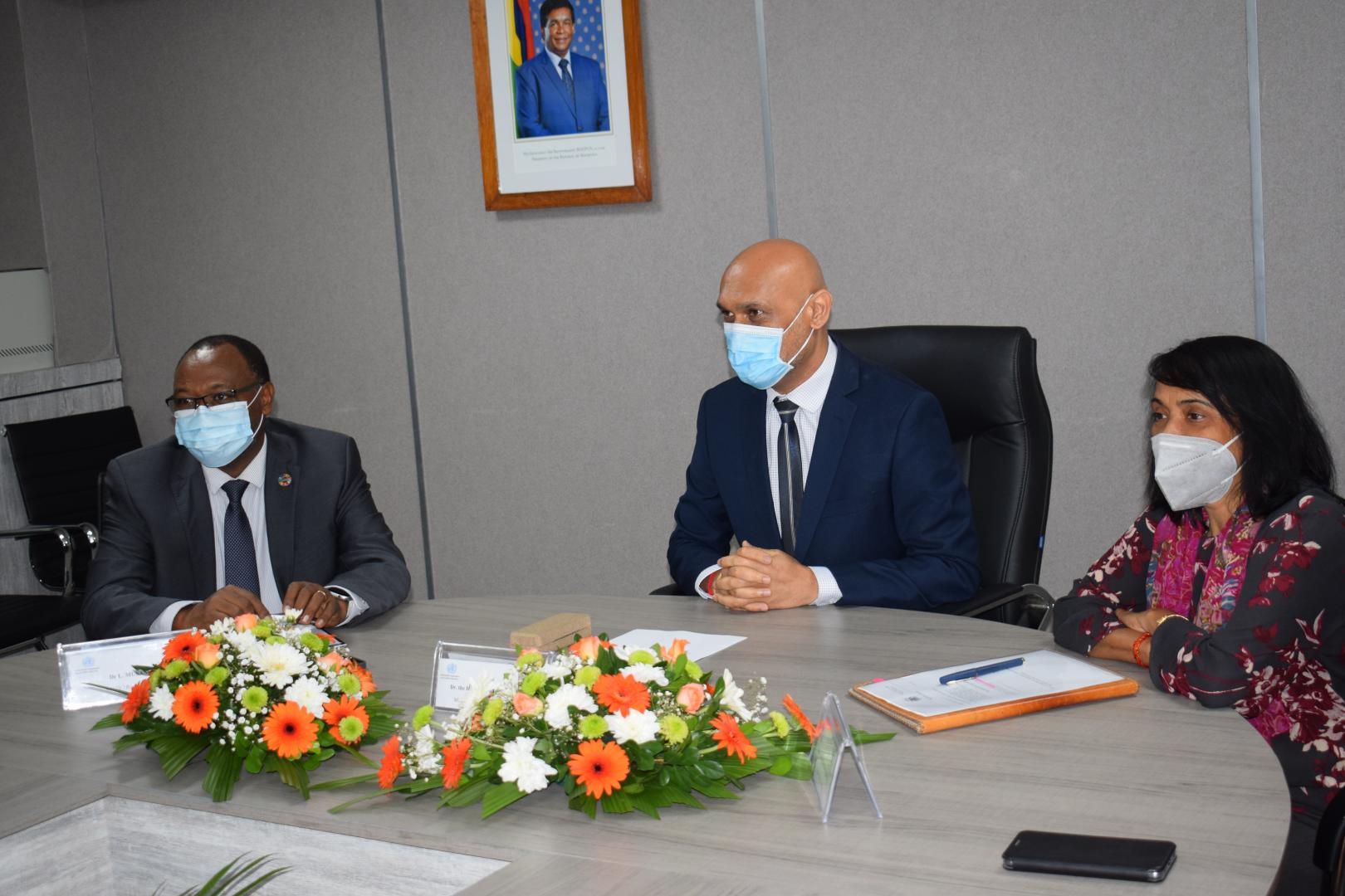 Signing of the Programme Budget 2022-2023 by Dr K. K. Jagutpal,  Health of Minister and Wellness and Dr. L. Musango, WHO Representative in Mauritius