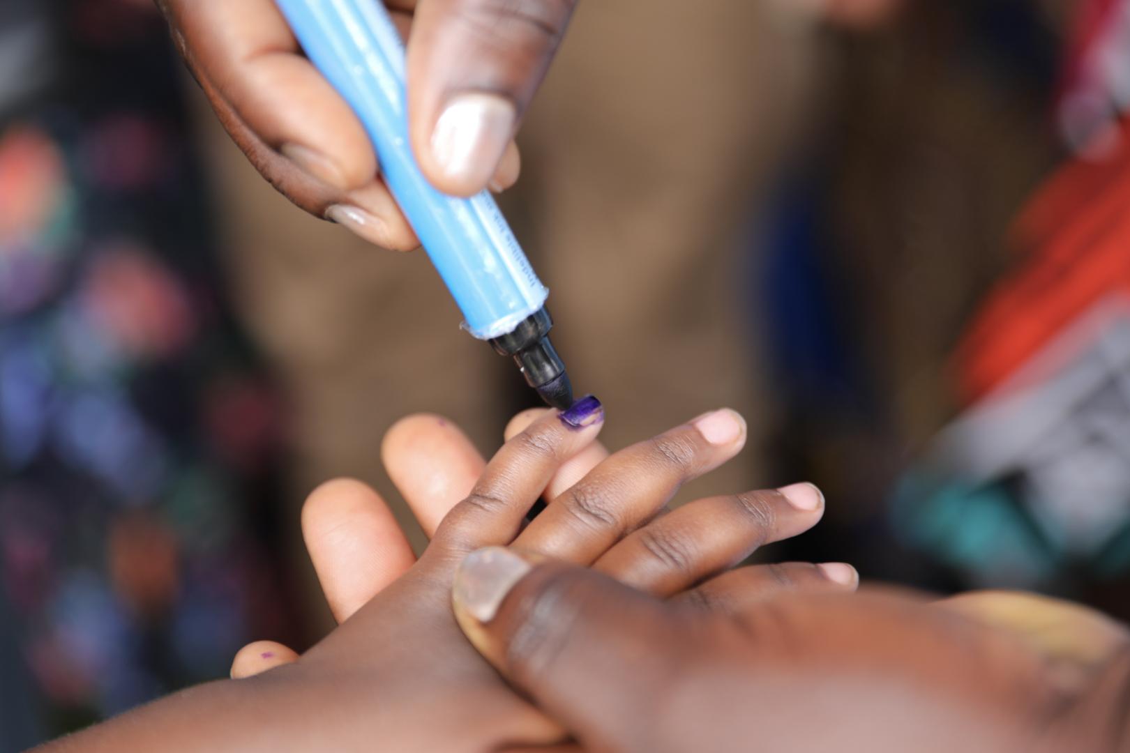 Approximately 16 000 vaccinators and community mobilizers were deployed in Mozambique's third round of the polio campaign. Their efforts to overcome vaccine hesitancy are essential to reaching high immunisation rates to eradicate polio.
