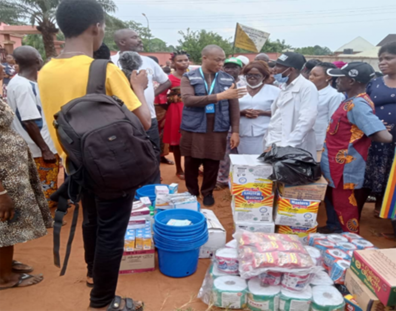 WHO Team handing over medical and other essential supplies to IDPs at Agualeri, Anambra East.