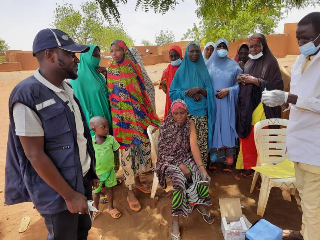 Au Niger, les leaders communautaires luttent contre la désinformation sur les vaccins contre la COVID-19 