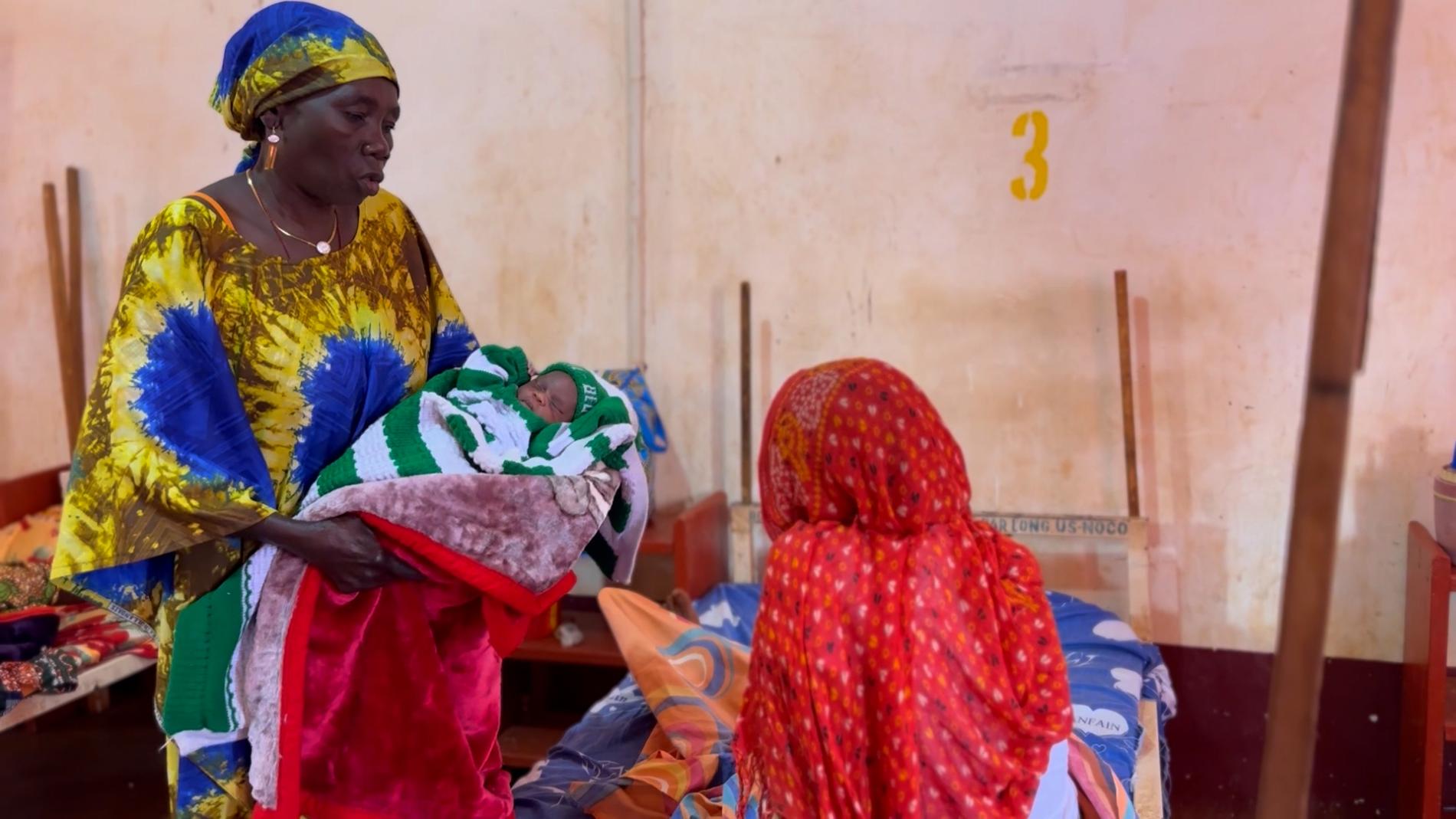 Community midwives helping to lower maternal deaths in Central African Republic