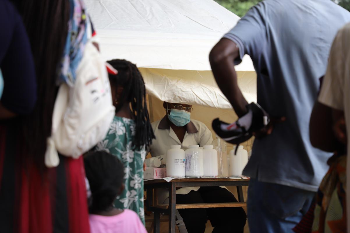 Tendas para consultas de saúde no centro de acomodação