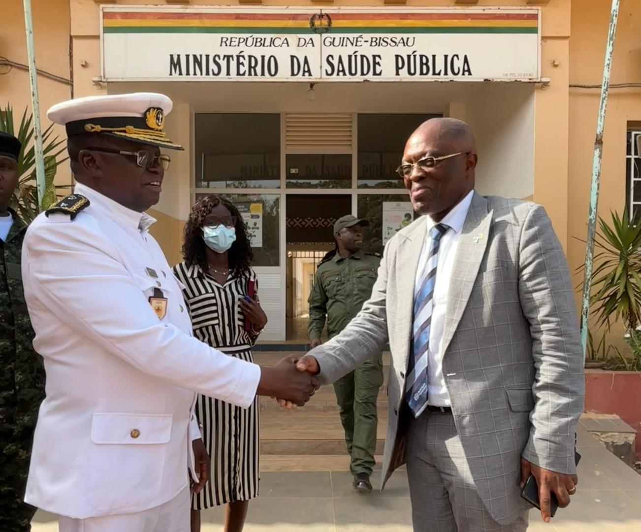Representante Interino da OMS na Guiné-Bissau reúne-se com o Ministro da Saúde Pública para reforçar a colaboração estratégica