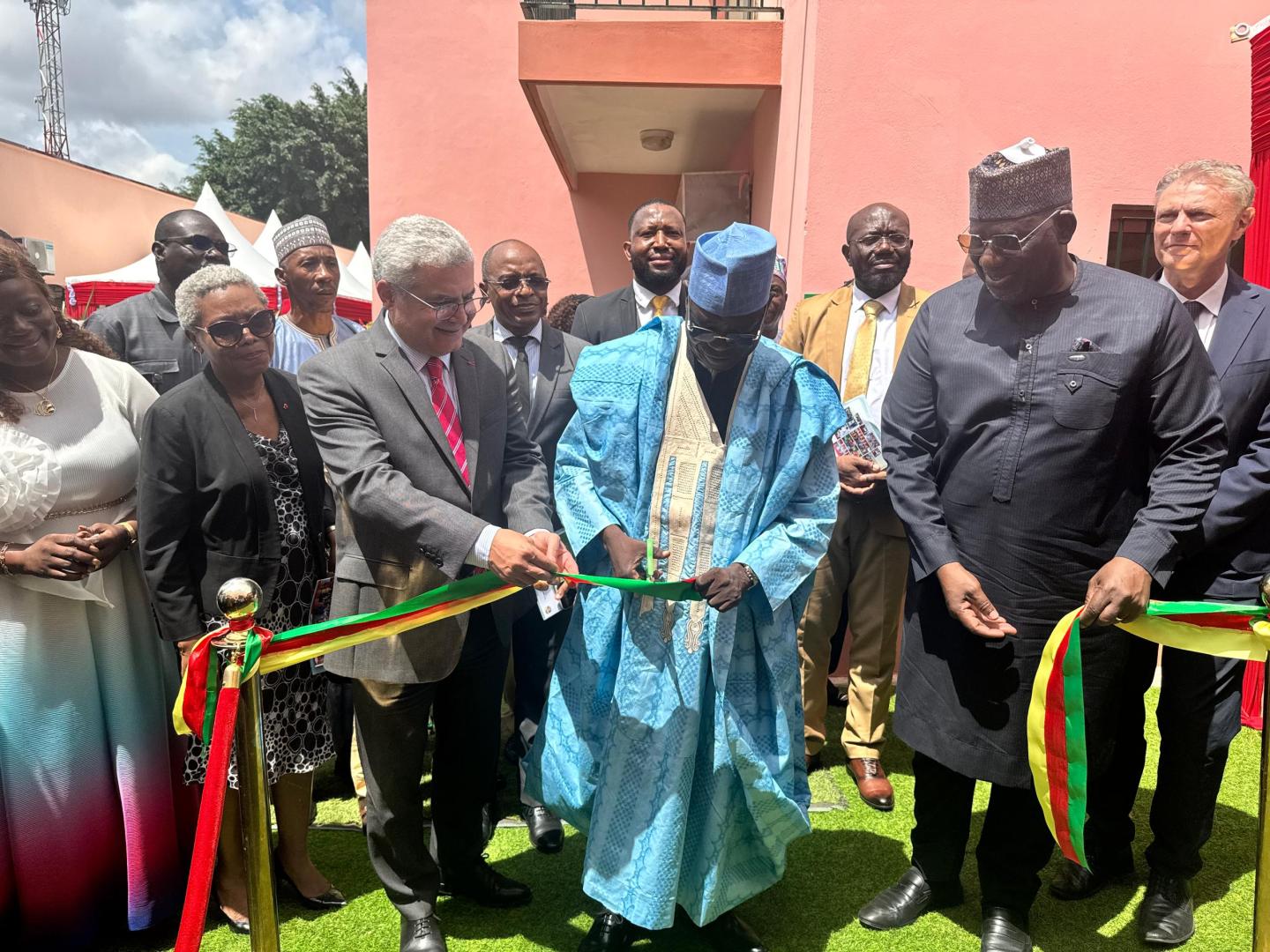Le Cameroun renforce ses capacités de détection des maladies et de préparation aux flambées grâce à la modernisation du Laboratoire National Polio