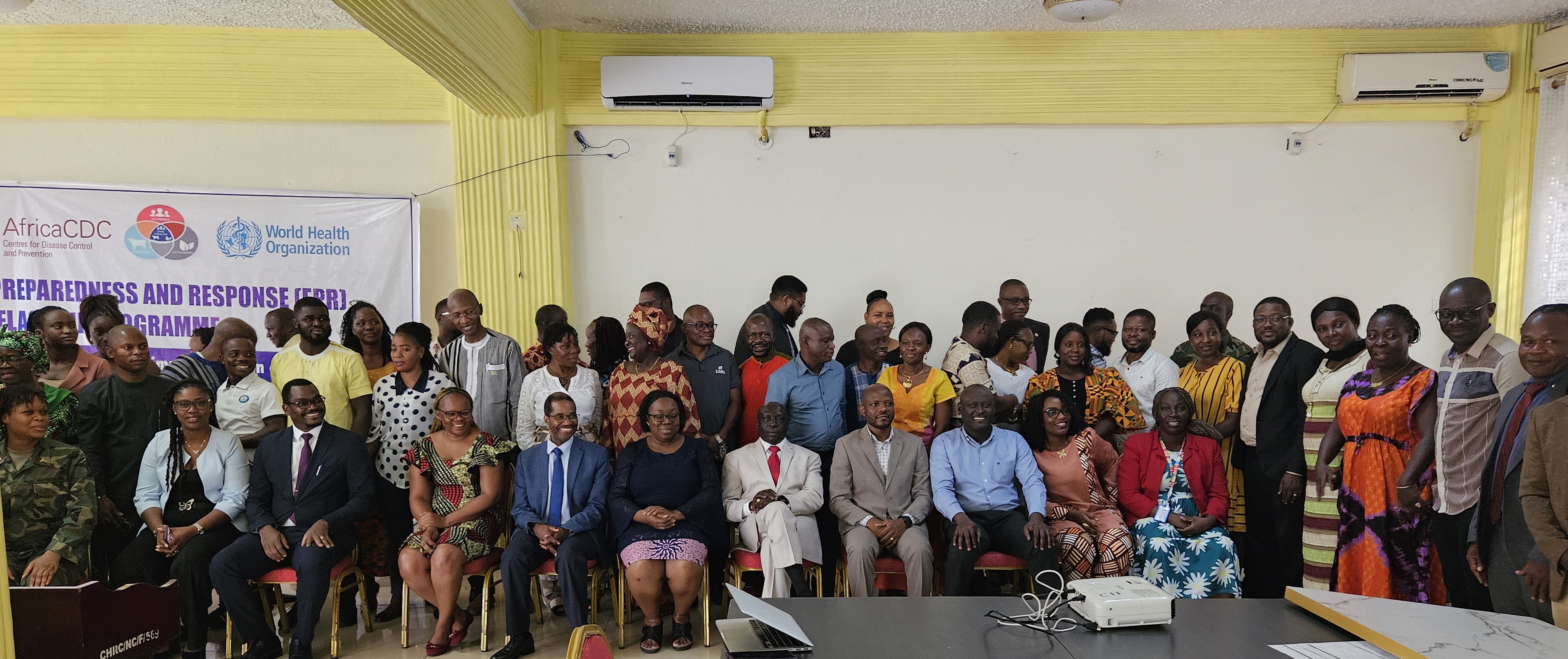 La OMS y los CDC de África concluyen una misión de exploración sobre iniciativas emblemáticas de preparación y respuesta ante epidemias en Liberia.  |  OMS