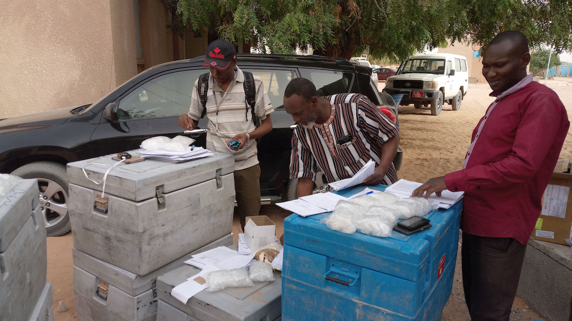 Outbreak response teams taking stock of vaccines to be used in targeted vaccination campaigns among nomadic communities in Lake Chad following an outbreak of cVDPVs which affected the region in 2018. ©WHO