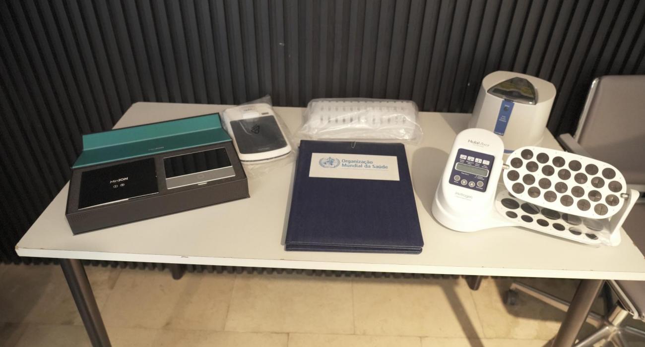 oms entrega equipamentos para a sequênciação genómica  ao instituto nacional de saúde pública