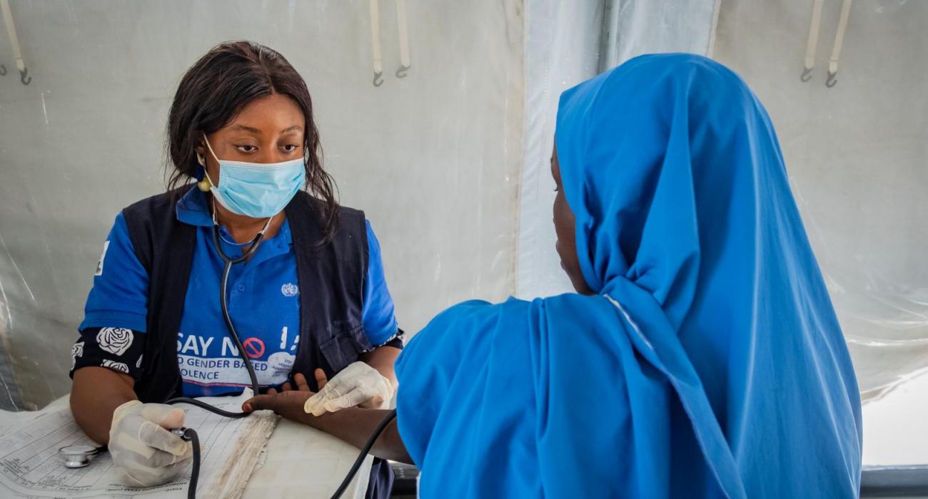 Au Nigéria, le personnel de santé vient en aide aux femmes victimes de violence basée sur le genre