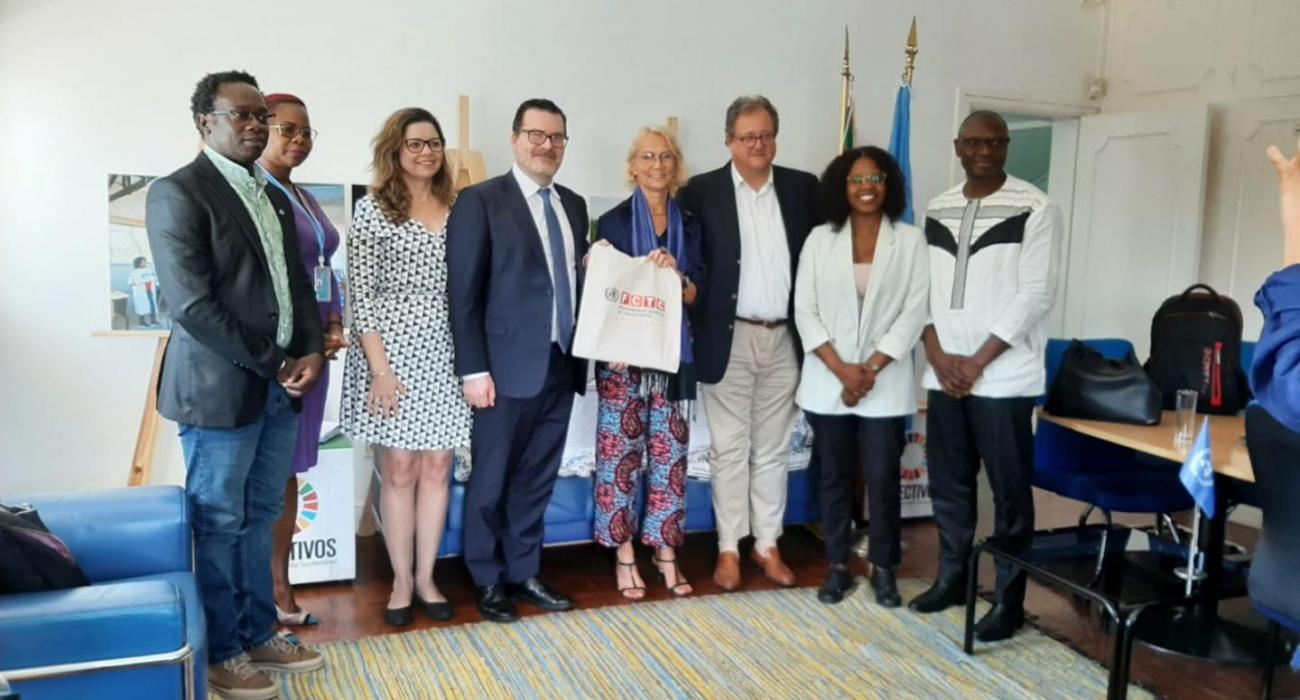 Equipa de peritos internacionais em controlo do tabaco com Coordenadora Residente da ONU em Moçambique
