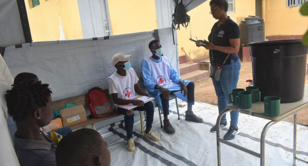 Dra. Nurbai Calu da OMS no centro de Saúde do bairro de Icidua na cidade de Quelimane