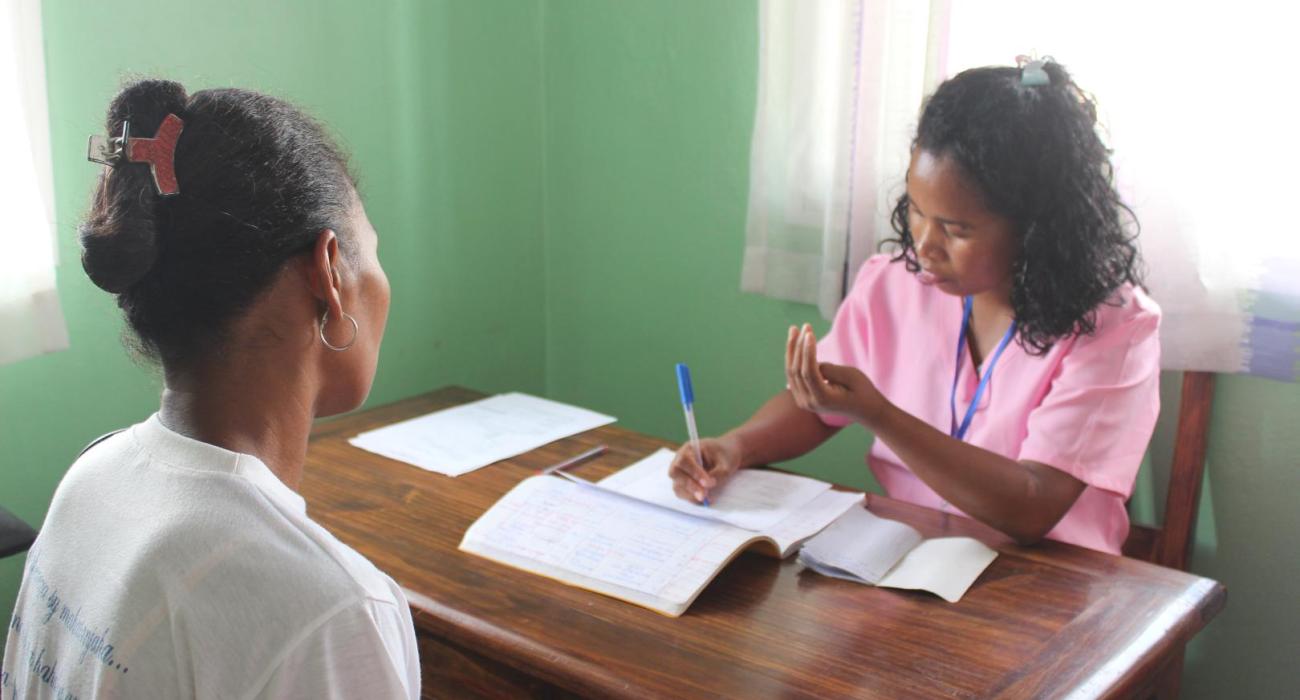 Trois pays africains lancent une initiative pilote pour améliorer la prise en charge des cancers du sein et du col de l'utérus