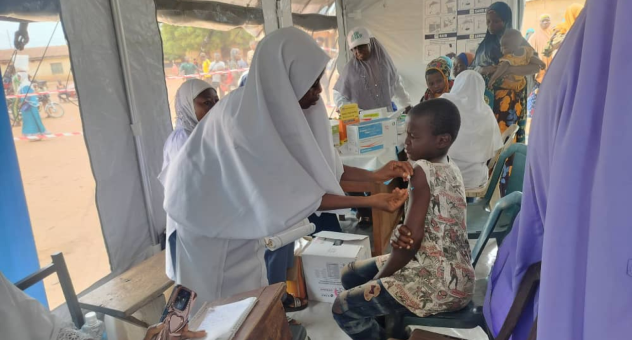 Health services provided at a makeshift health site for the people displaced due to the flood. Photo credit