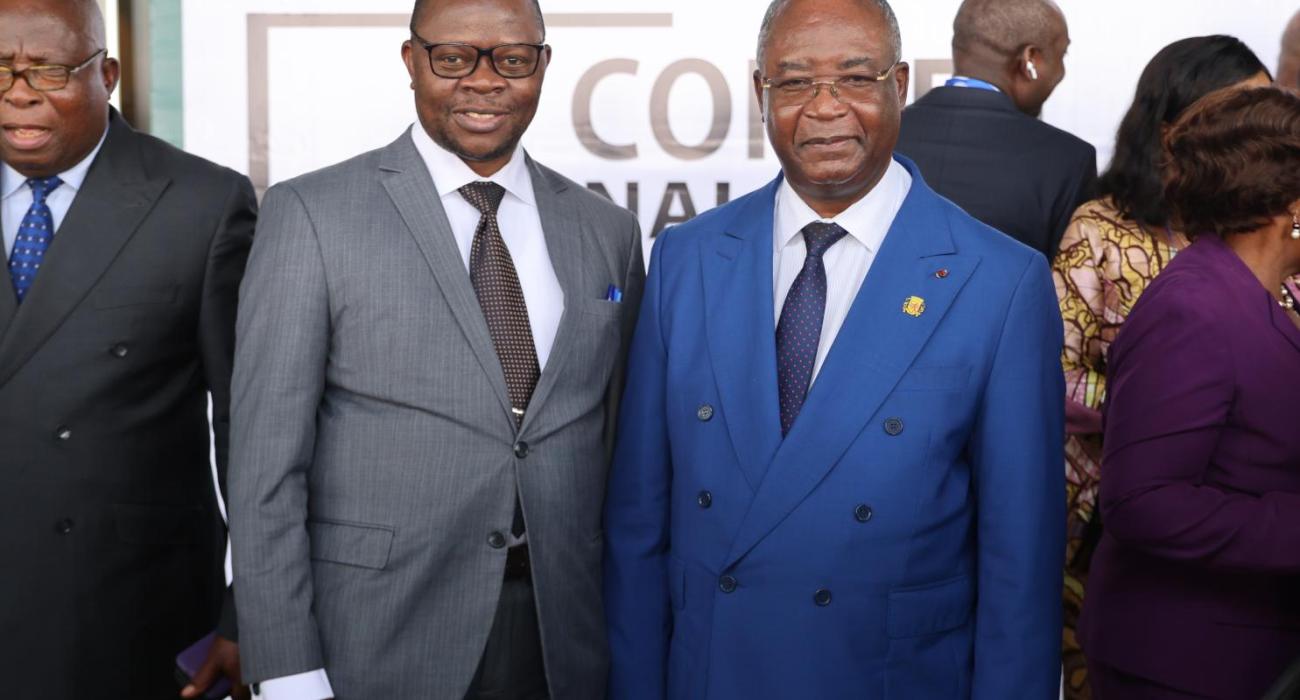 Le Représentant résident de l’OMS Congo avec le Ministre de la Santé et de la Population (gauche à droite) après la clôture de la session du conseil national de la santé.