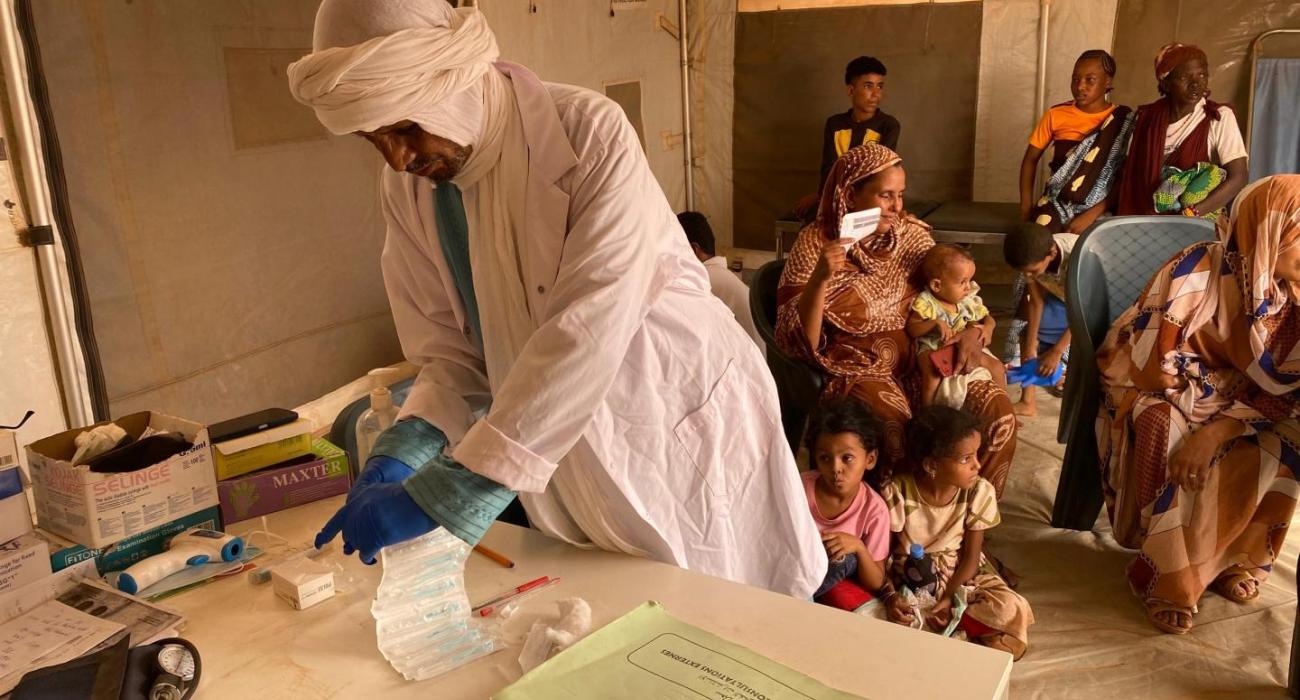 World Humanitarian Day: Nurse Abidine in Mauritania’s Mbera refugee camp carries hope every day