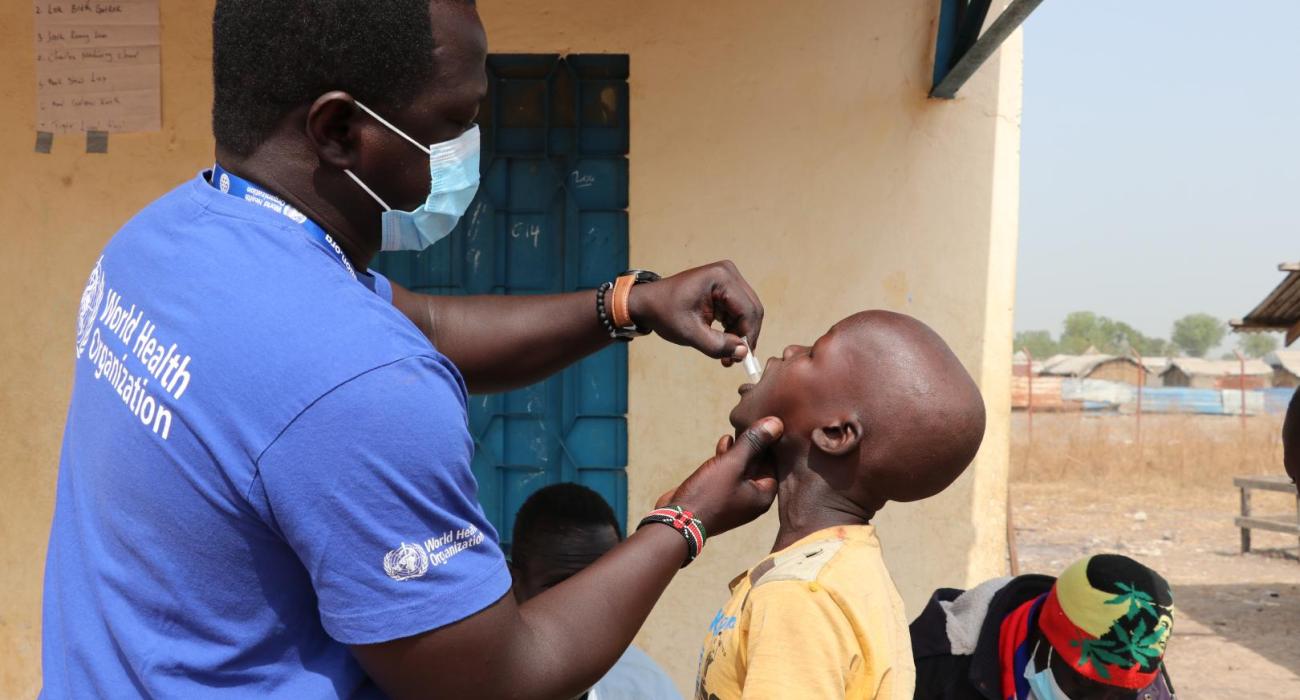 WHO staff administering oral cholera vaccine in Bentiu, Unity State - South Sudan