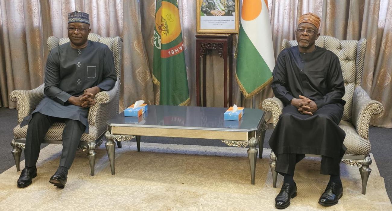 Le Représentant de l'OMS au Niger est reçu au cabinet du ministre des Affaires Etrangères, de la Coopération et des Nigériens à l'Extérieur. 