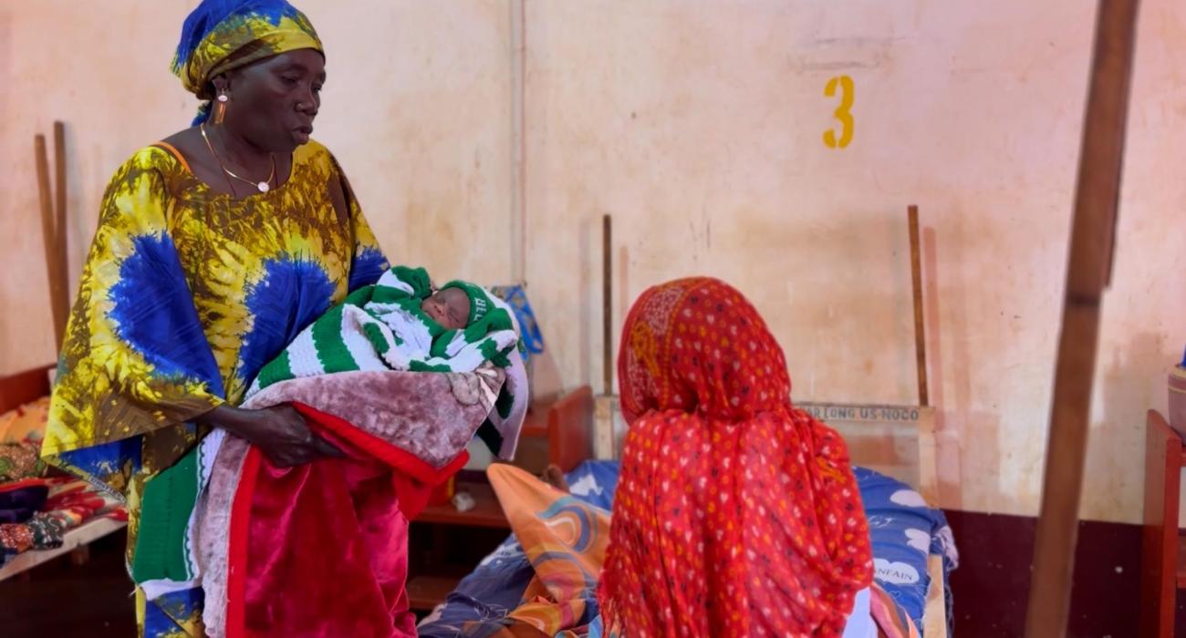 Community midwives helping to lower maternal deaths in Central African Republic